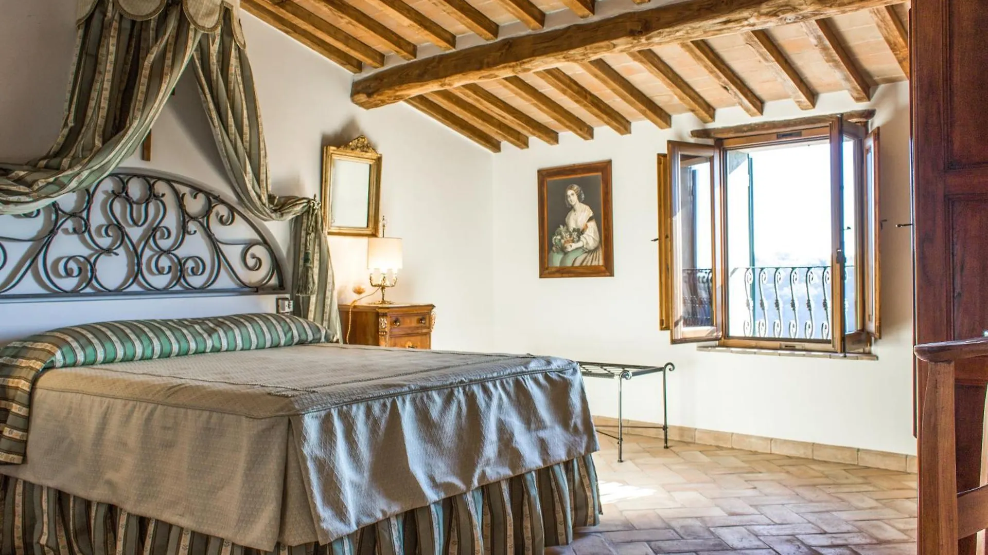 Hotel La Posta Regia Pitigliano 3*,