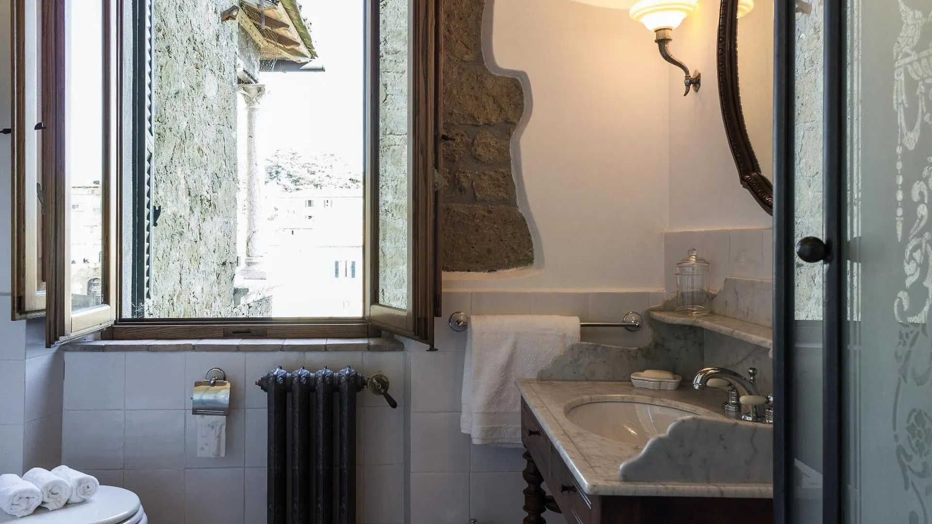 Hotel La Posta Regia Pitigliano 3*,  Italien