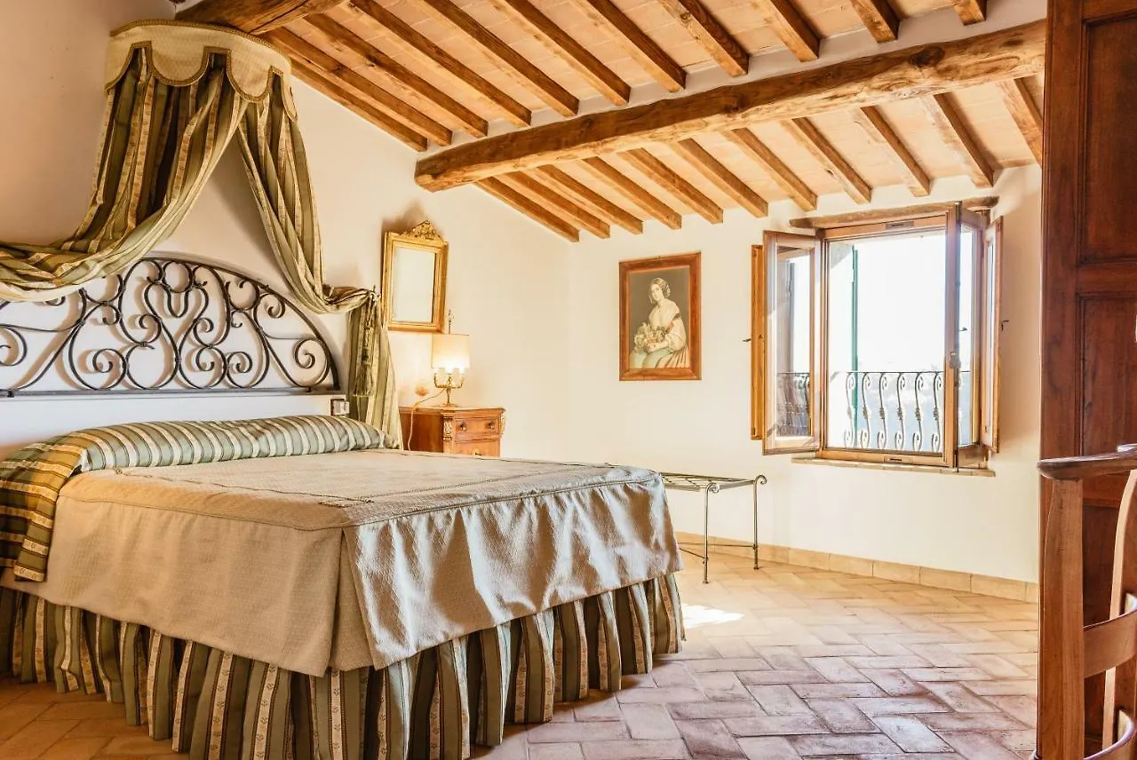 Hotel La Posta Regia Pitigliano 3*,